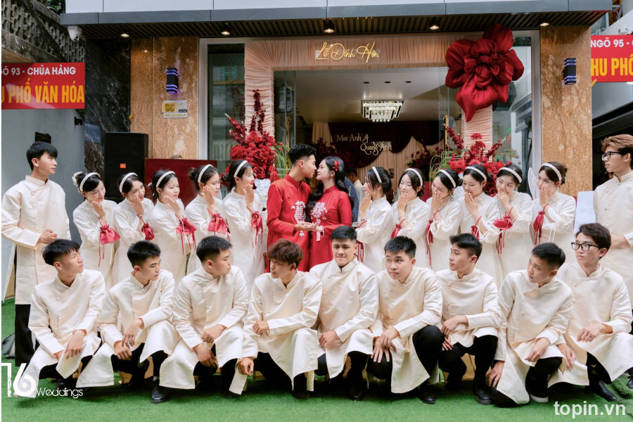 16 Weddings