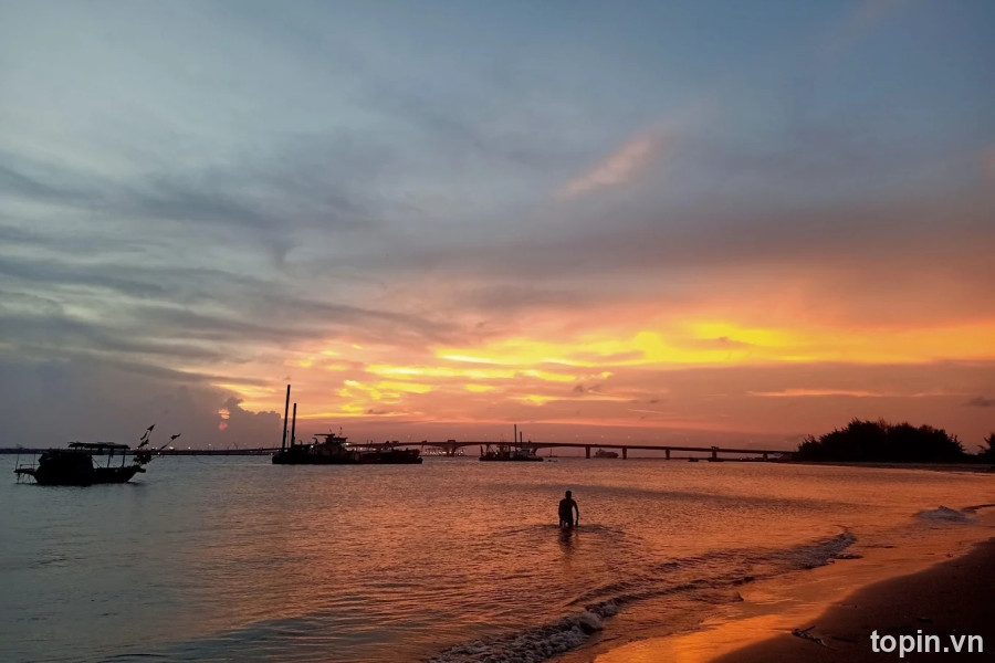 Bãi Biển Hoàng Châu