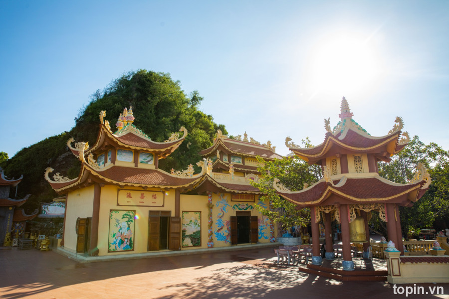 Đền Bà Đế