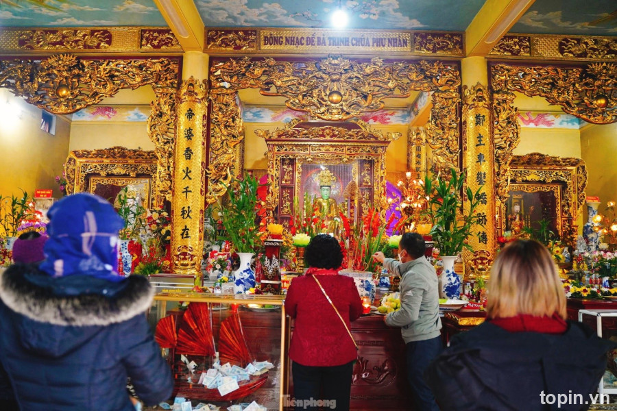 Đền Bà Đế