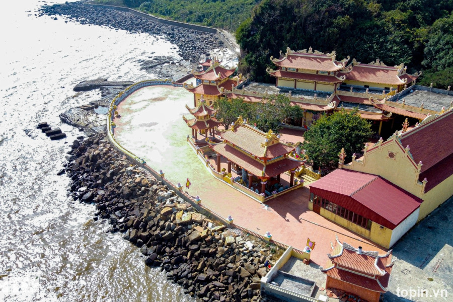 Đền Bà Đế