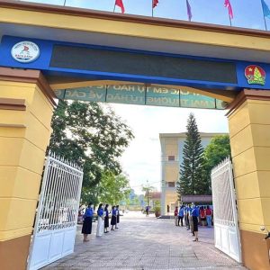 Trường THCS Bạch Đằng