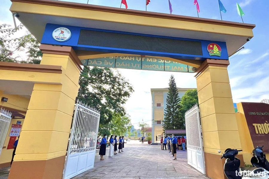 Trường THCS Bạch Đằng