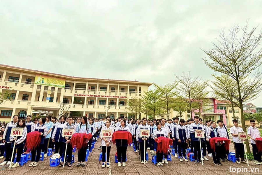 Trường THCS Bạch Đằng
