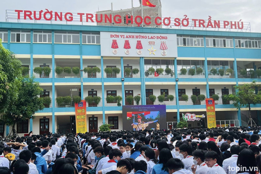Trường THCS Trần Phú