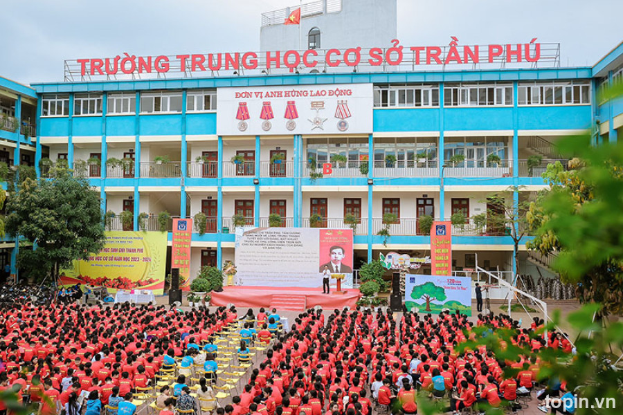 Trường THCS Trần Phú